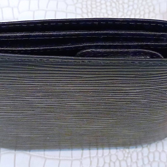 Rare This LV Epi Leather Porte Billes Compact Wallet/ button accent-Wallet Only - Picture 4 of 15